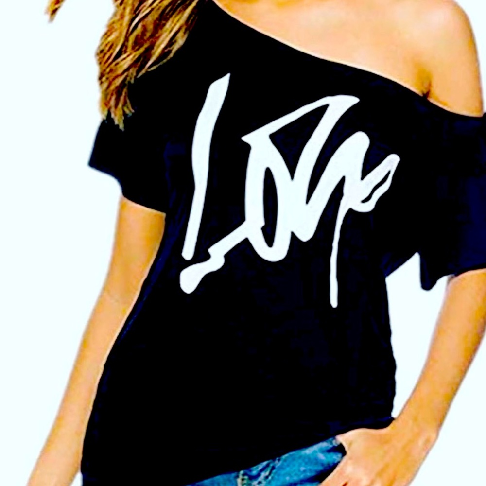 Cotton/spandex tee with Love graphic